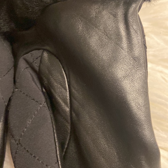 UGG women’s gloves size L/XL brand new with tags color black - Picture 5 of 12